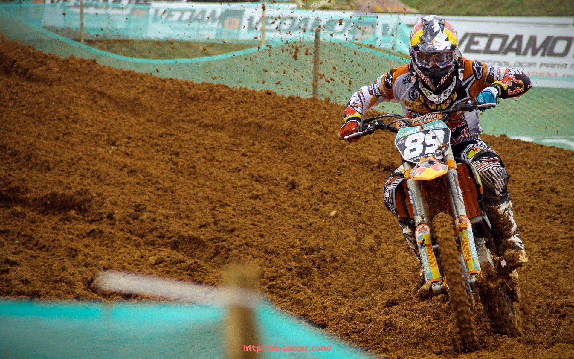 足球直播-多功能划船健身器材使用方法及效果分析