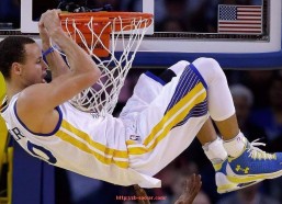 足球直播-曼联1999年欧冠夺冠历程及经典比赛回顾