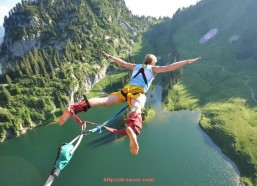 足球直播-最新火箭队与湖人比赛数据对比与战术走向分析